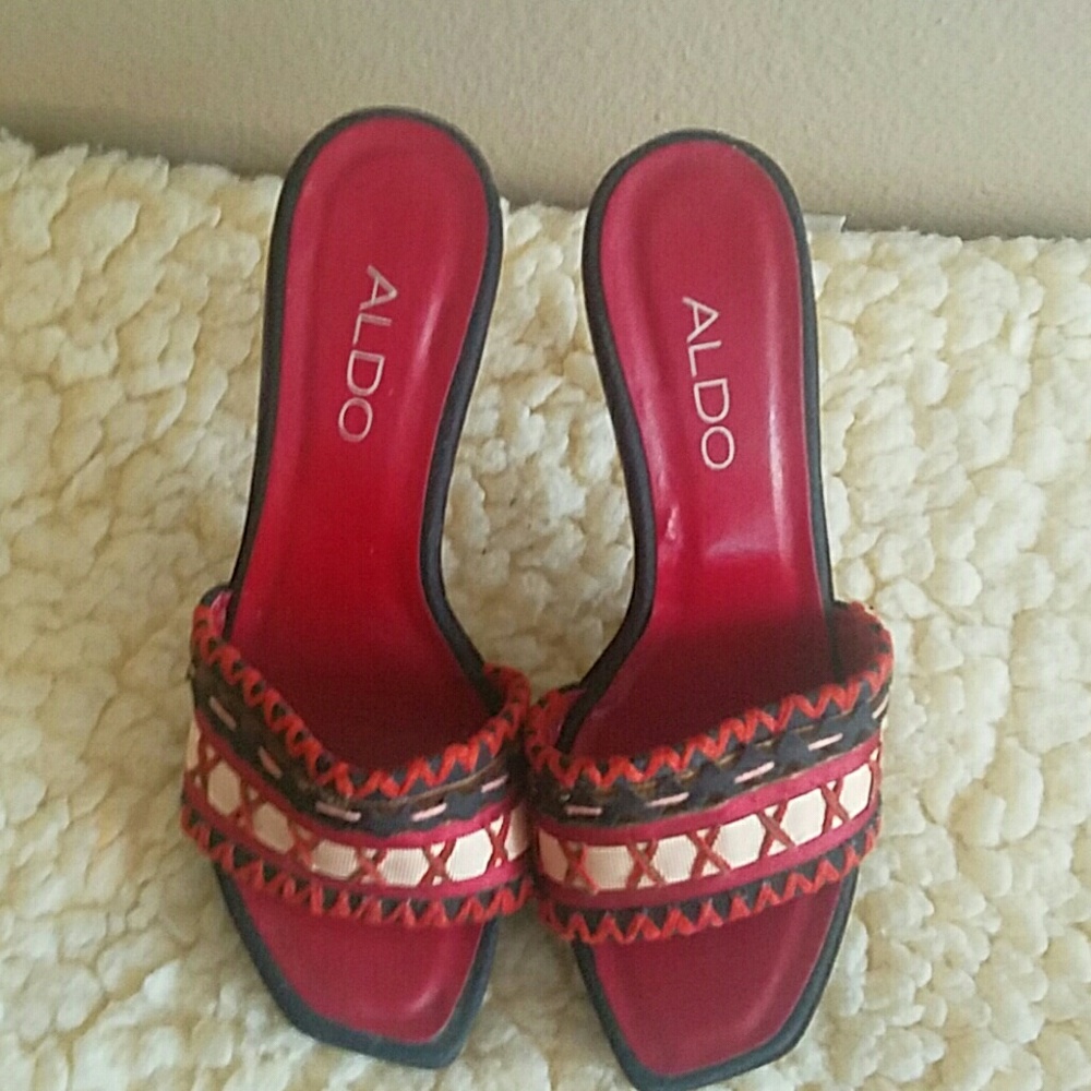 Shoes - Picture 4 of 7